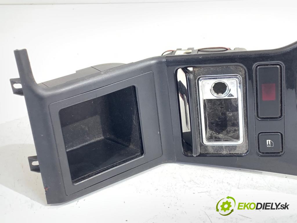 BMW E39 Kombi 2000 135 kW 530 d 2926 lišty kryt (Lišta)