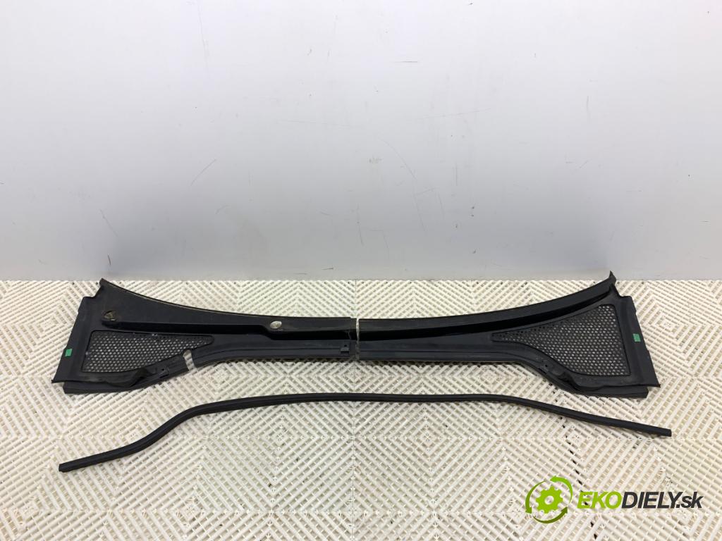 VW GOLF VII Kombi 2013 110 kW 2.0 TDI 1968 Torpédo, plast pod čelné okno 5G1819403A (Torpédo (plast pod čelným sklom))