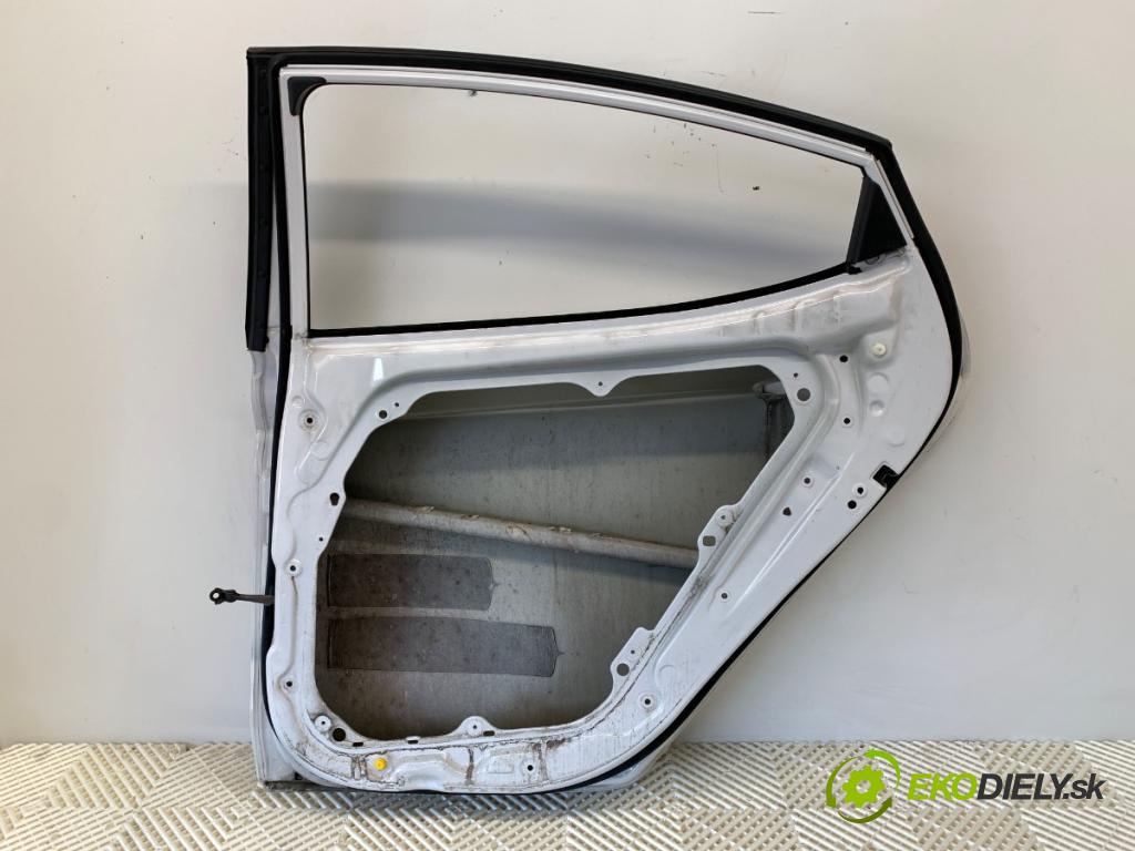 HYUNDAI ELANTRA V sedan 2014 97 kW 1.6 1591 Dvere pravy zad