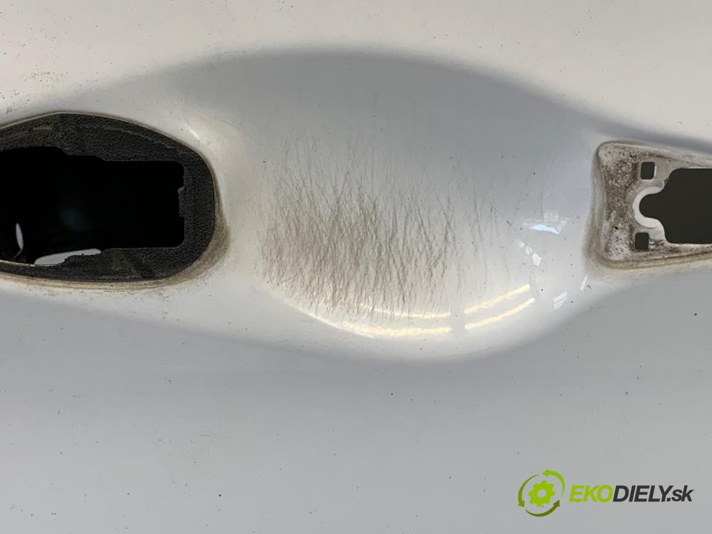 HYUNDAI ELANTRA V sedan 2014 97 kW 1.6 1591 Dvere pravy predný