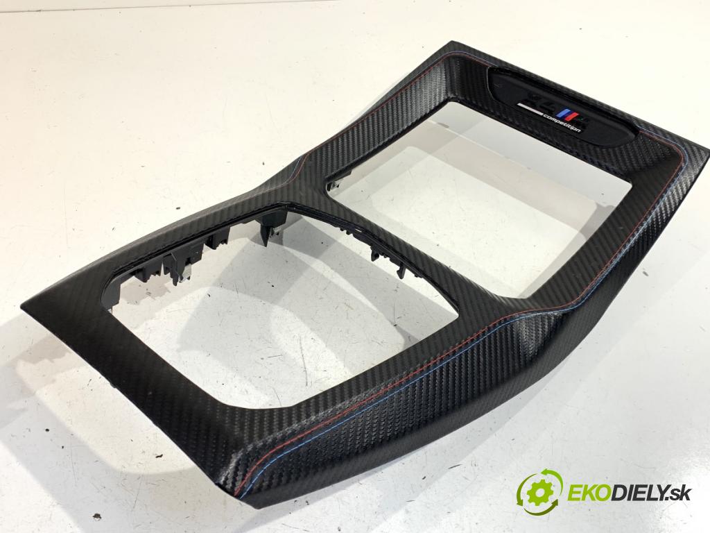 BMW G02 SUV 2022 375 kW M Competition 2993 lišta kryt přístrojovky STŘEDNÍ: 16987157405