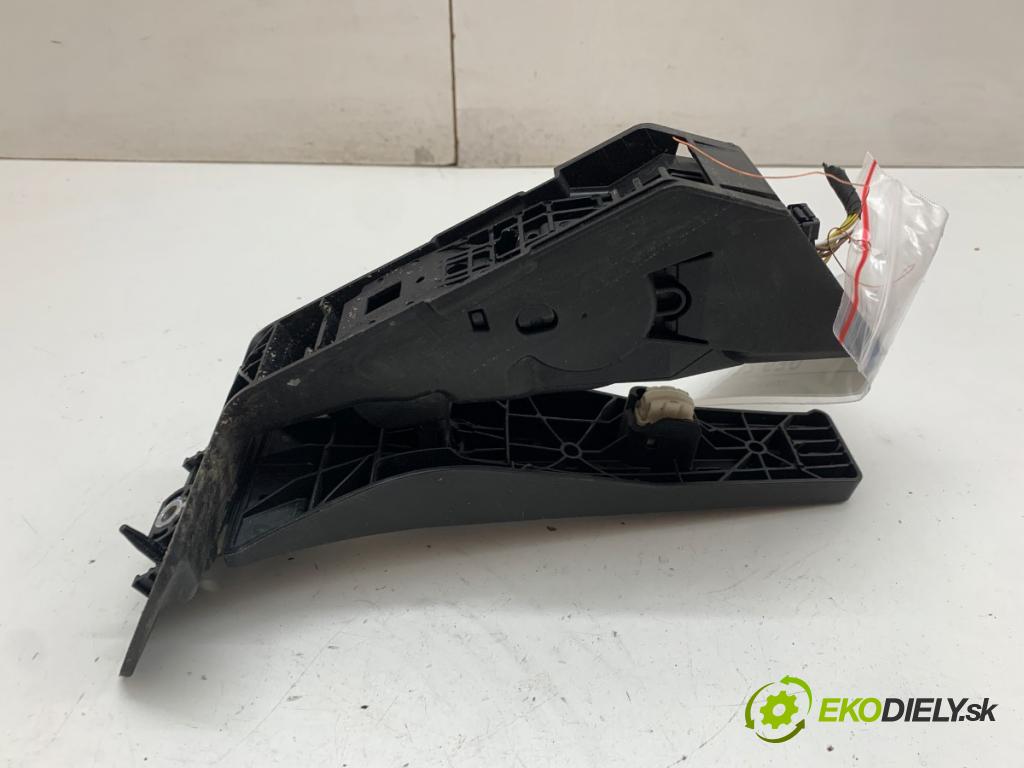 BMW G02 SUV 2022 375 kW M Competition 2993 Potenciometer plynu 6889820 (Potenciometer plynového pedálu)