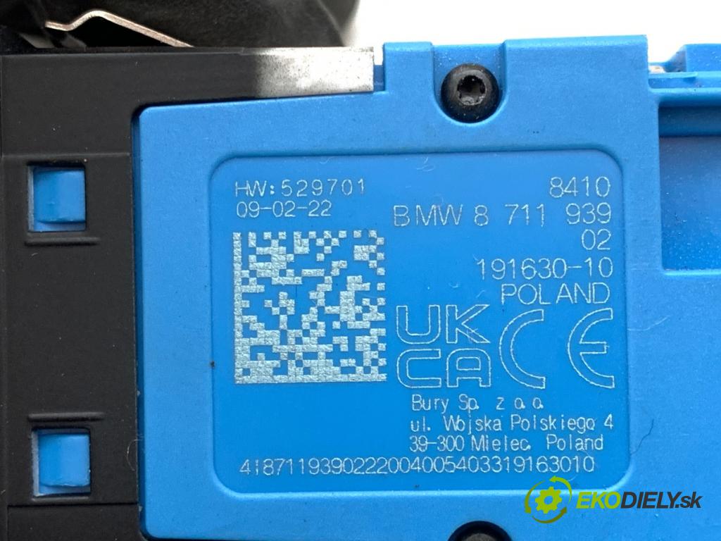 BMW G02 SUV 2022 375 kW M Competition 2993 HNÍZDO: USB 8711939