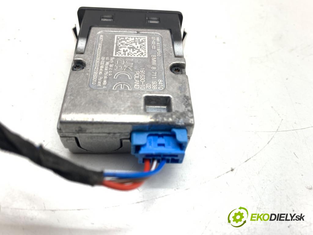 BMW G02 SUV 2022 375 kW M Competition 2993 HNÍZDO: USB 8711938
