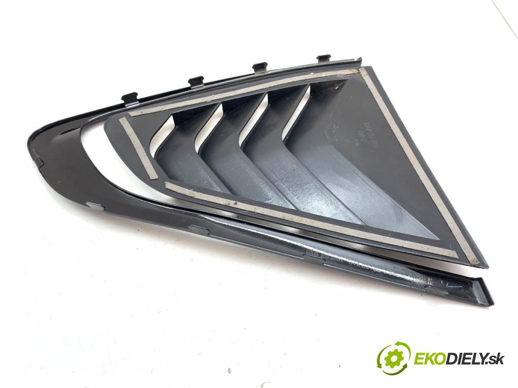 BMW G02 SUV 2022 375 kW M Competition 2993 Lišta okna bočnej pravá 7416554