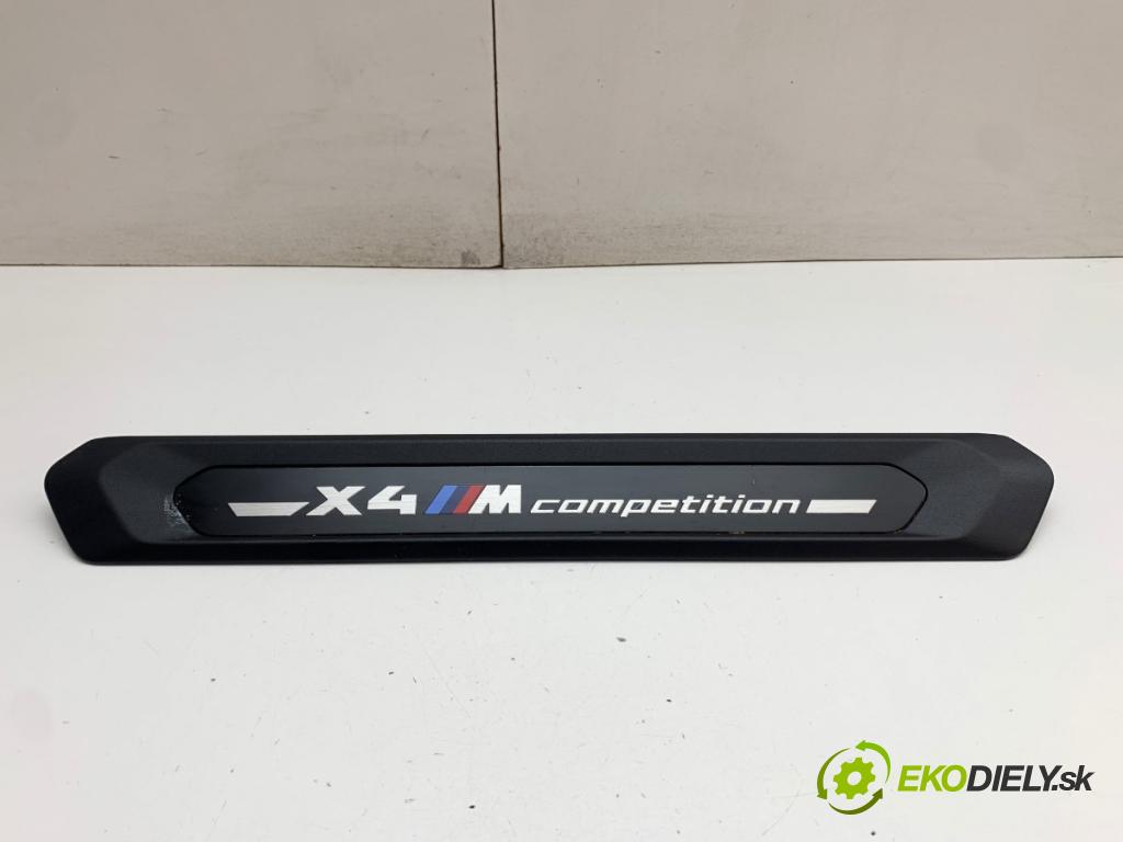 BMW G02 SUV 2022 375 kW M Competition 2993 lišta prahová pravý 8077613