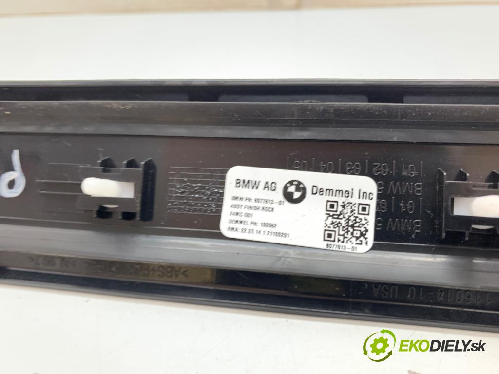 BMW G02 SUV 2022 375 kW M Competition 2993 lišta prahová pravý 8077613