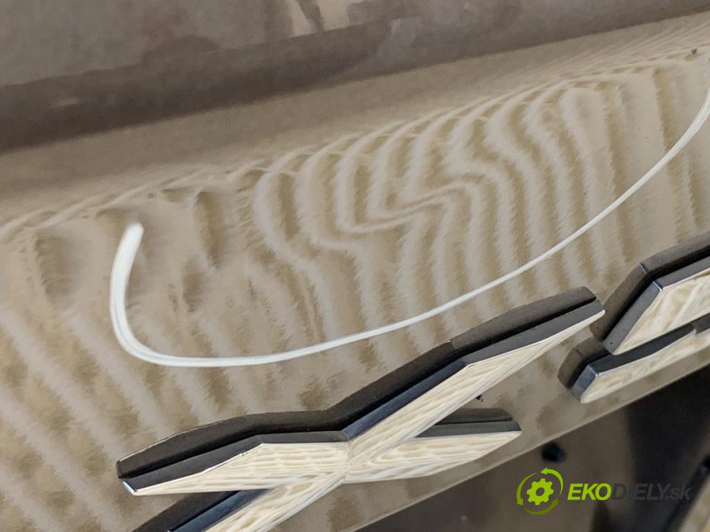 BMW E70 SUV 2011 225 kW xDrive 40 d 2993 kapota zadní část