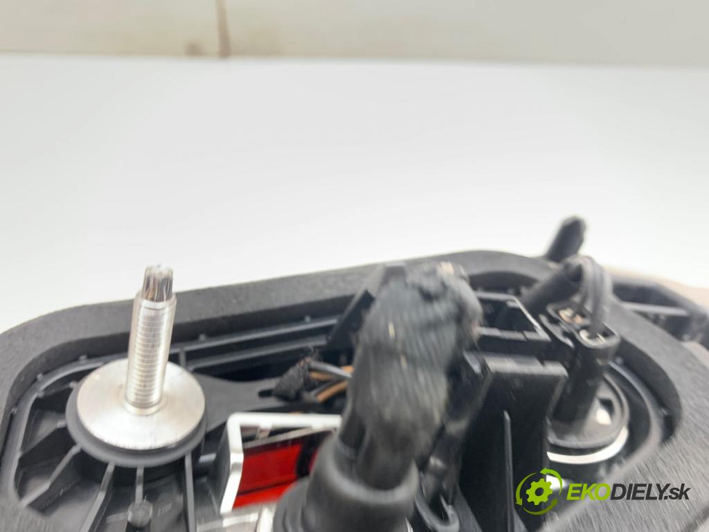 OPEL GRANDLAND SUV 2018 88 kW 1.6 Turbo D (75) 1560 Svetlo ľavy zad vnútorná YP00016580