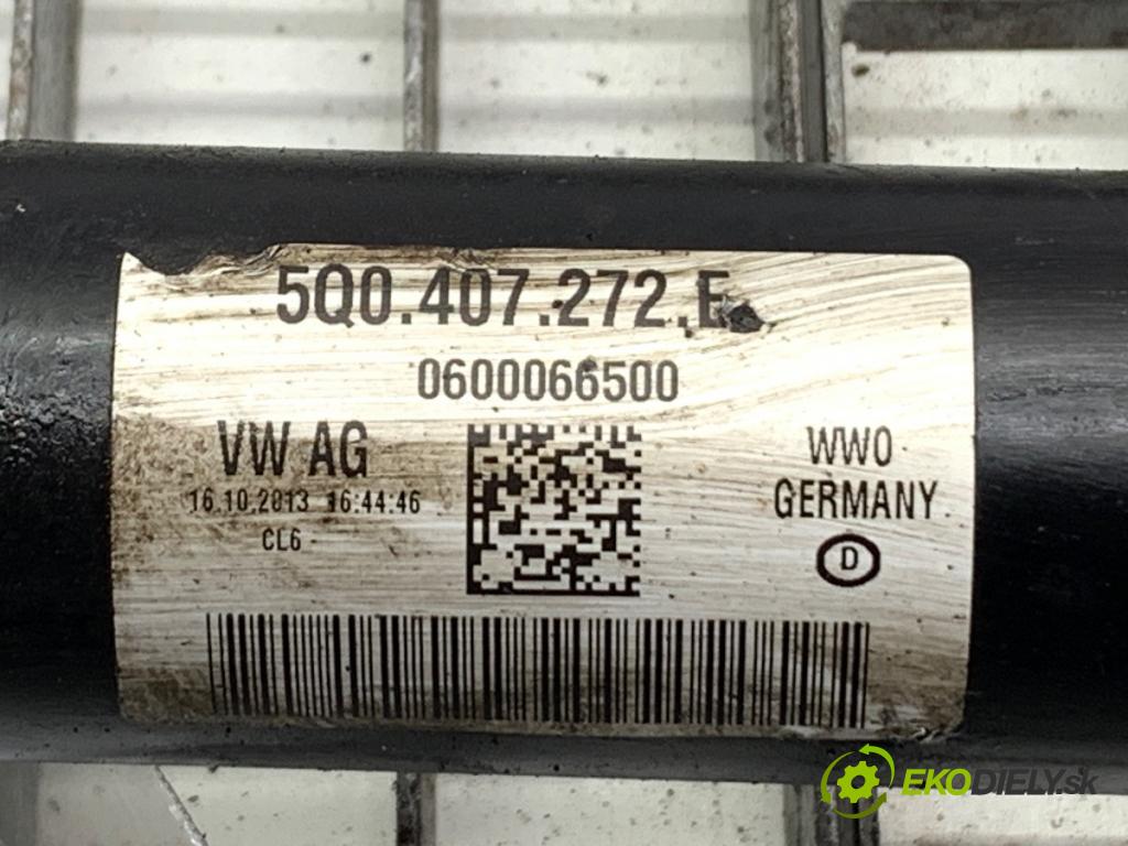 VW GOLF VII Kombi 2013 110 kW 2.0 TDI 1968 Poloos pravy predný 5Q0407272E