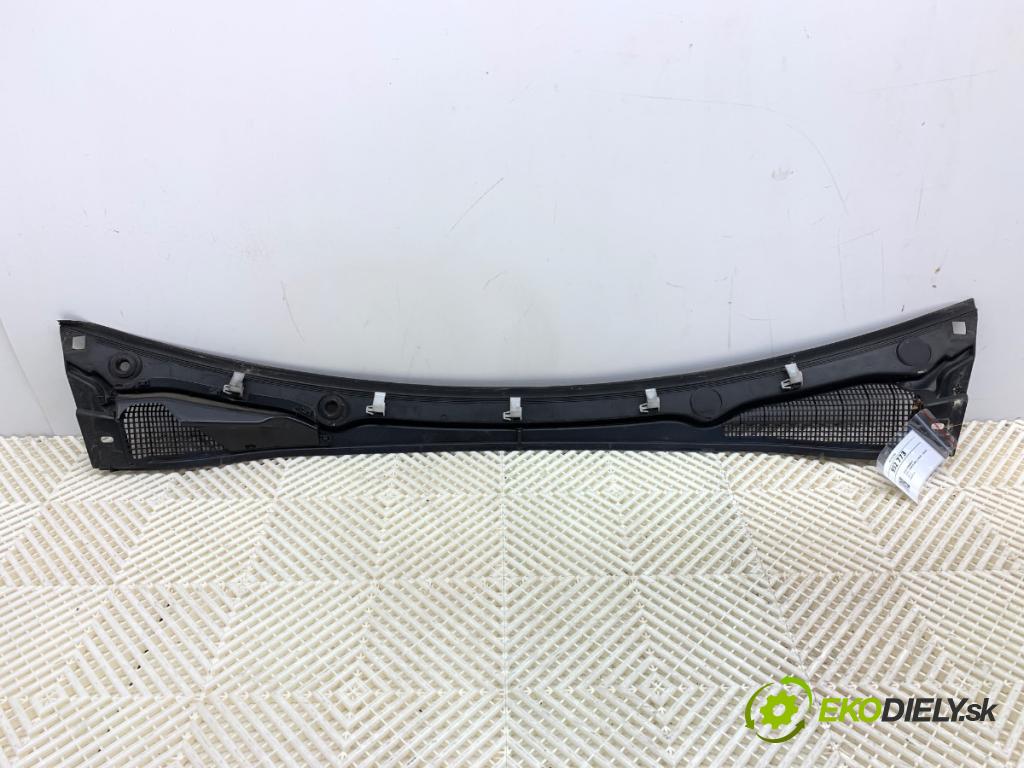 RENAULT CLIO IV liftback 2013 66 kW 1.5 dCi 90 1461 Torpédo, plast pod čelné okno 668117610R (Torpédo (plast pod čelným sklom))