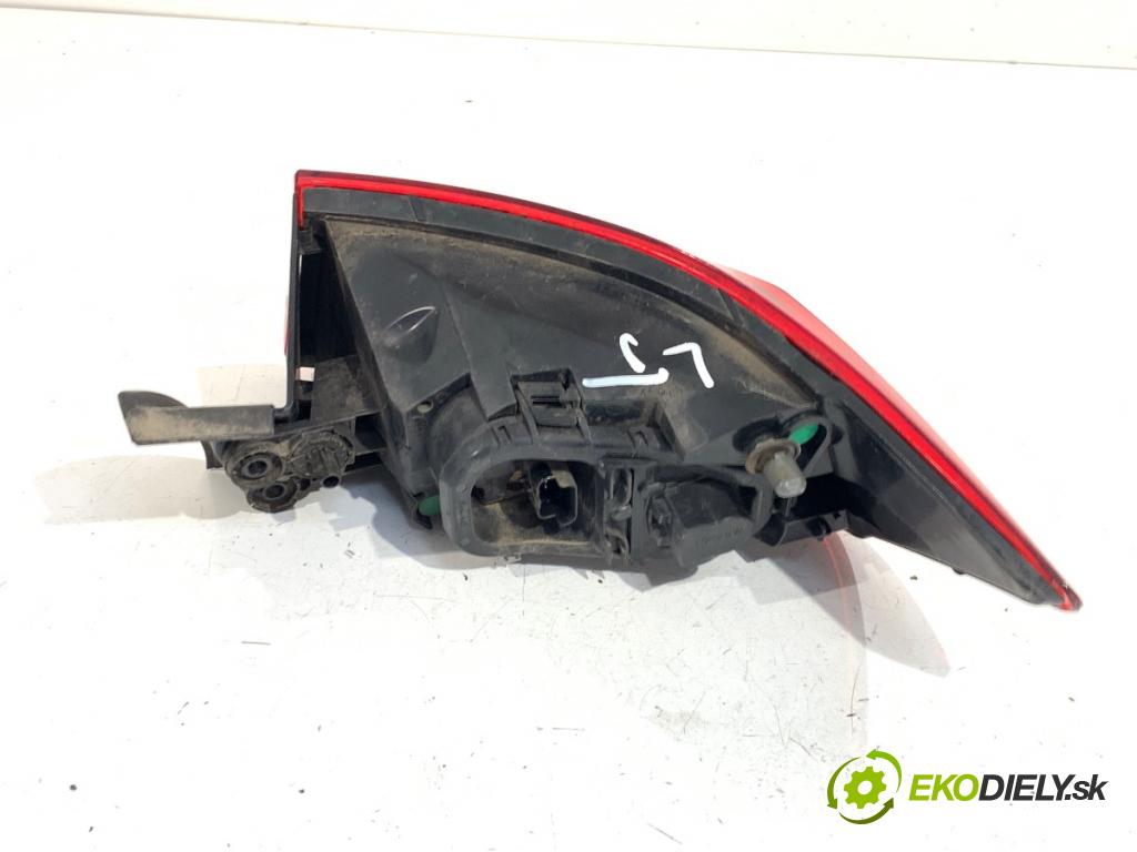 RENAULT CLIO IV liftback 2013 66 kW 1.5 dCi 90 1461 světlo levý zadní část 265554091R