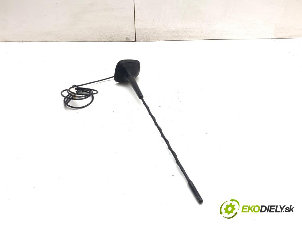 RENAULT CLIO IV liftback 2013 66 kW 1.5 dCi 90 1461 ANTENA