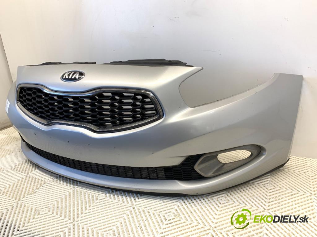 KIA CEED nadwozie zamknięte / kombi 2015 94 kW 1.6 CRDi 1582 Nárazník predný  (Kľučka dverí ostatné)
