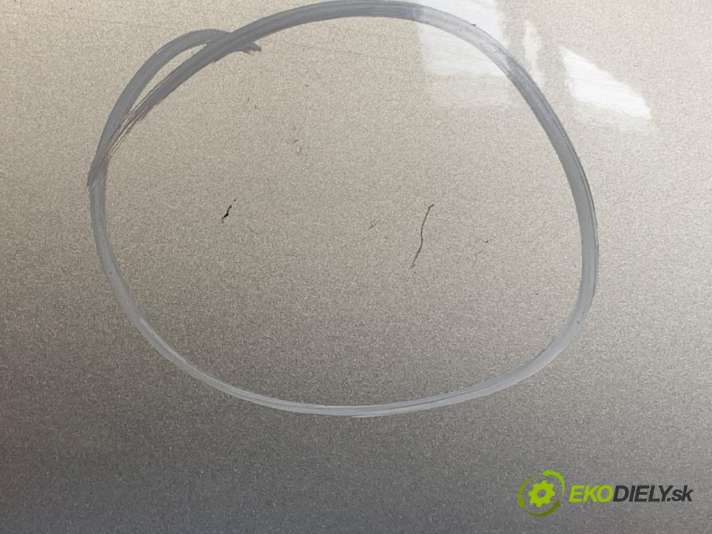 KIA CEED nadwozie zamknięte / kombi 2015 94 kW 1.6 CRDi 1582 Blatník pravy predný 9S