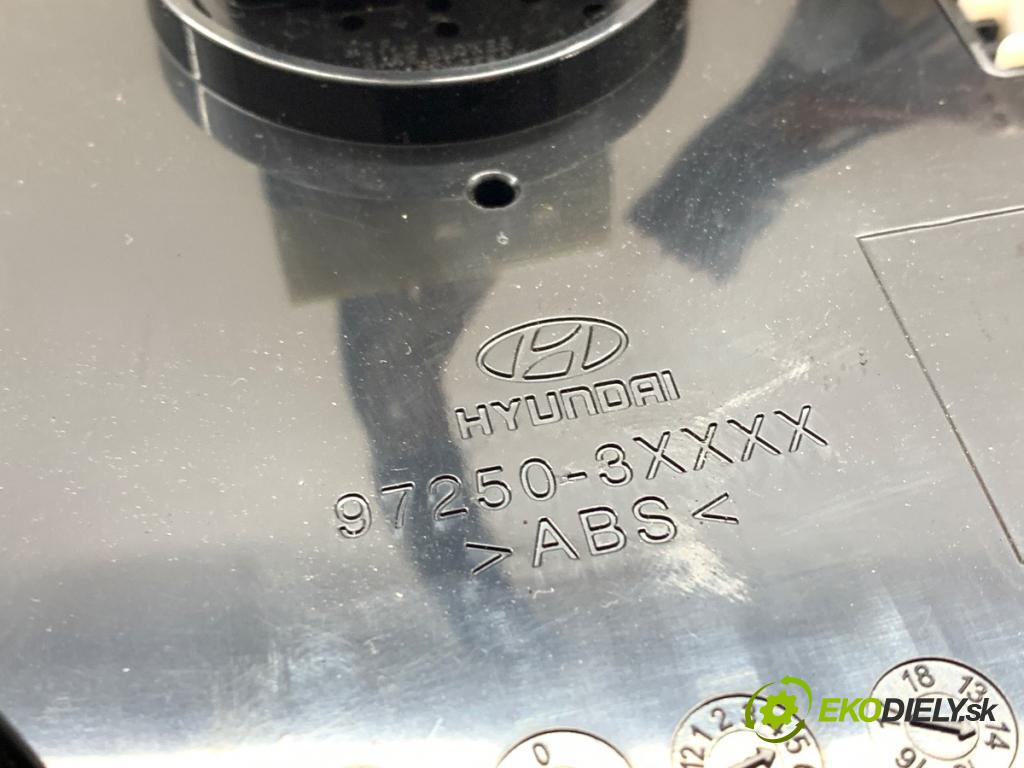 HYUNDAI ELANTRA V sedan 2014 97 kW 1.6 1591 Panel ovládaní topení 97250-3XBE0 (Páčky pod volantem)