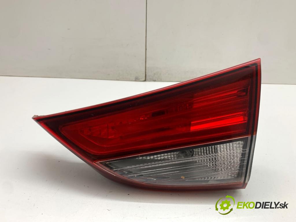HYUNDAI ELANTRA V sedan 2014 97 kW 1.6 1591 Svetlo pravy zad vnútorná 