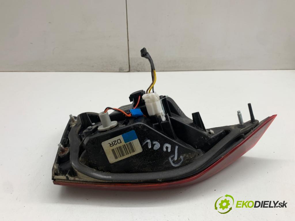 HYUNDAI ELANTRA V sedan 2014 97 kW 1.6 1591 Svetlo pravy zad vnútorná