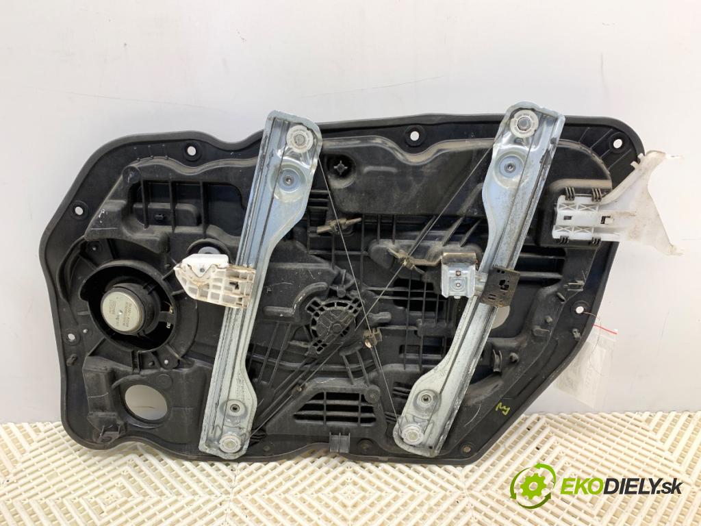 KIA CEED nadwozie zamknięte / kombi 2015 94 kW 1.6 CRDi 1582 mechanismus okna levý přední část 82470-A2300