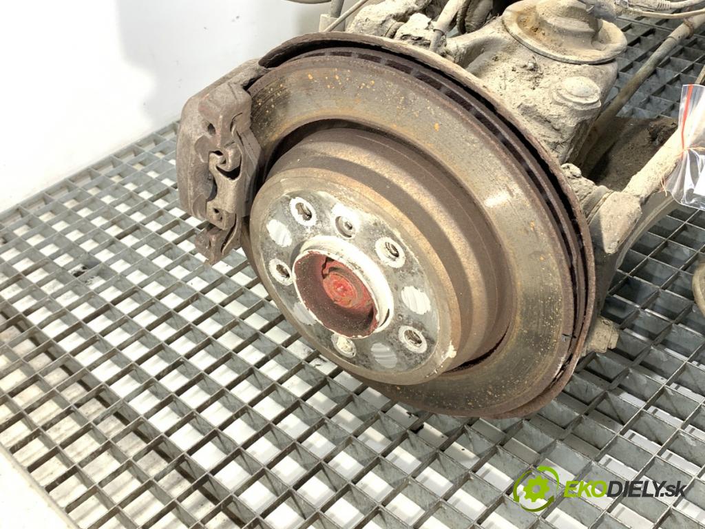 BMW E39 Kombi 2000 135 kW 530 d 2926 Výstuha zad