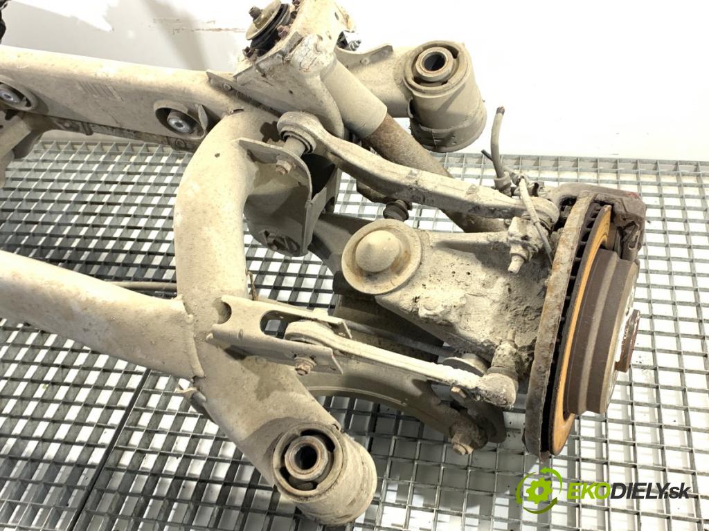 BMW E39 Kombi 2000 135 kW 530 d 2926 Výstuha zad