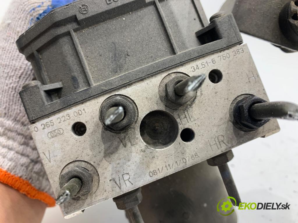 BMW E39 Kombi 2000 135 kW 530 d 2926 pumpa ABS 0265900001 (Pumpa ABS)