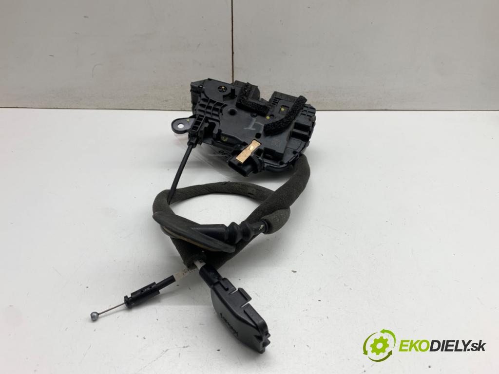 RENAULT CAPTUR I liftback 2016 87 kW 1.2 TCe 120 1197 zámok Dvere ľavy zad 805034742R