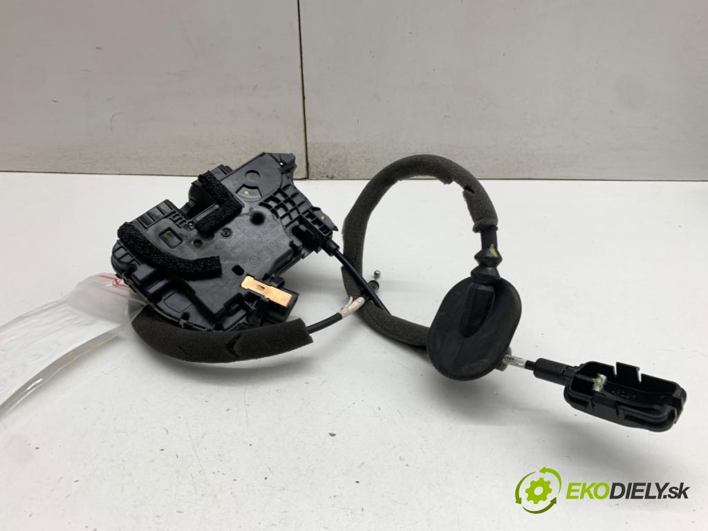 RENAULT CAPTUR I liftback 2016 87 kW 1.2 TCe 120 1197 zámok dveře pravý přední část 805022764R