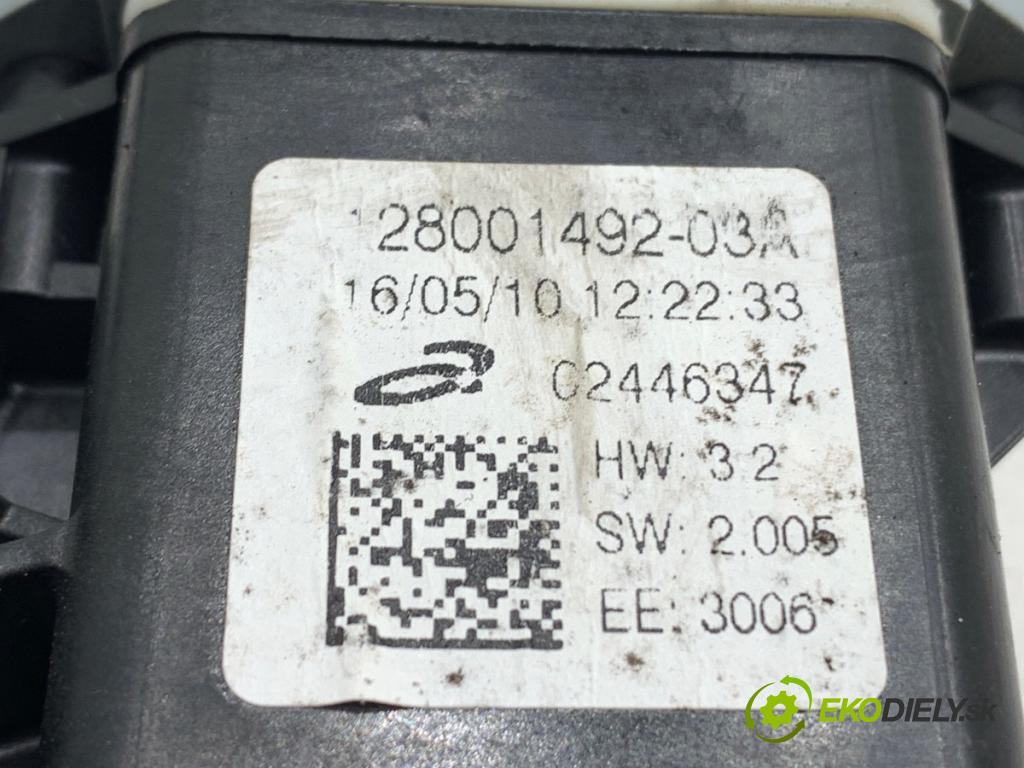 RENAULT CAPTUR I liftback 2016 87 kW 1.2 TCe 120 1197 Mechanizmus okna ľavy predný 128001502-B