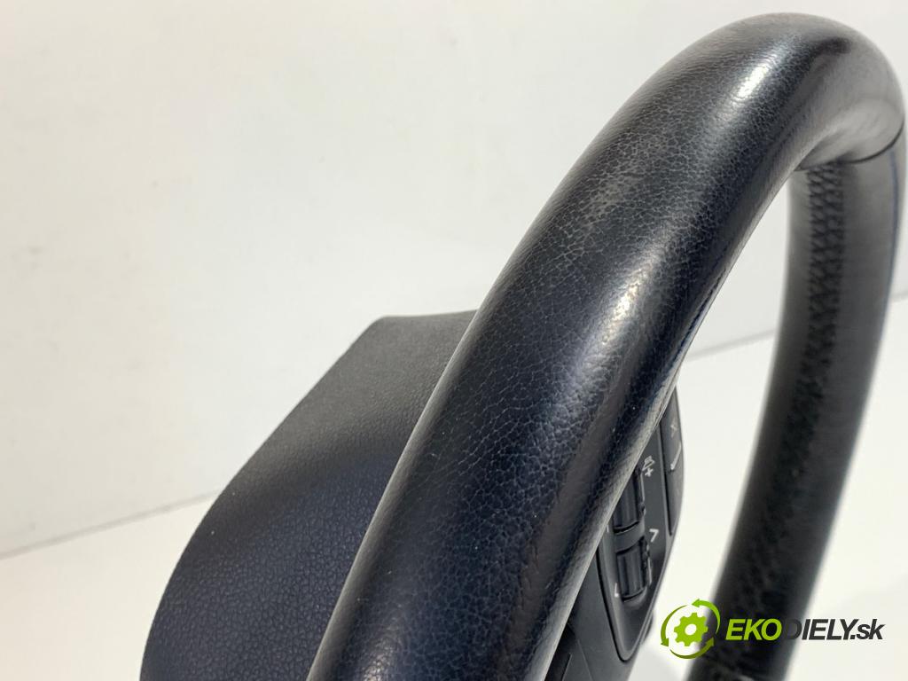 KIA CEED nadwozie zamknięte / kombi 2015 94 kW 1.6 CRDi 1582 volant 56110-A2555 (Volant)