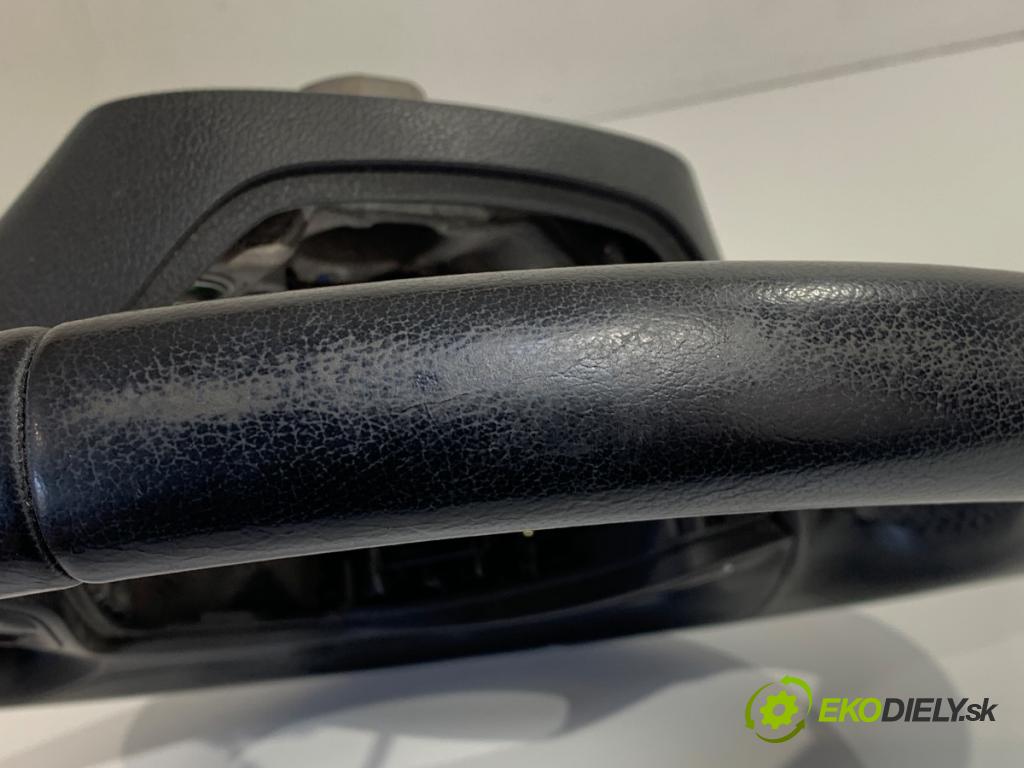 KIA CEED nadwozie zamknięte / kombi 2015 94 kW 1.6 CRDi 1582 volant 56110-A2555 (Volant)