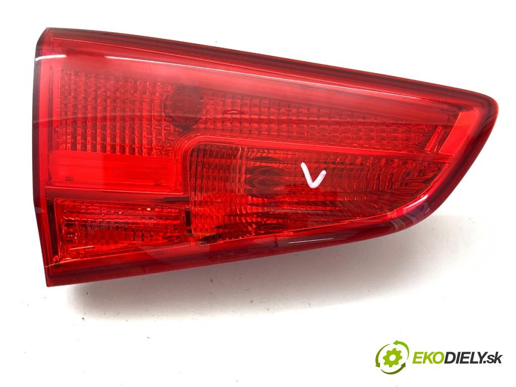 KIA CEED nadwozie zamknięte / kombi 2015 94 kW 1.6 CRDi 1582 Svetlo ľavy zad vnútorná 92403-A23