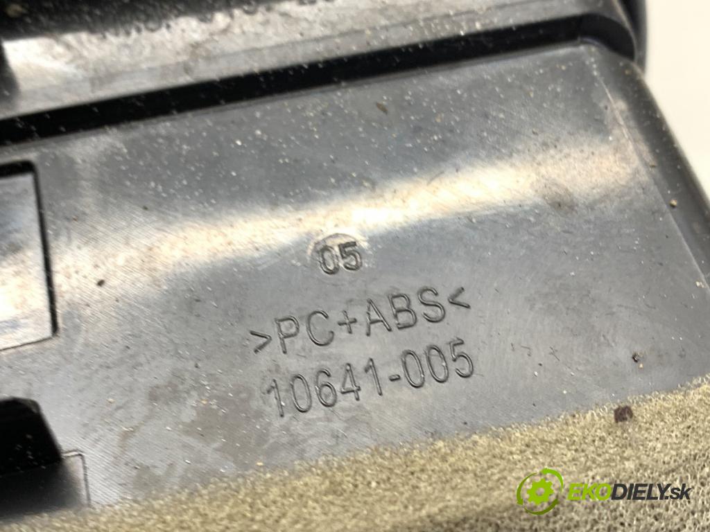 AUDI Q7 4M SUV 2021 170 kW 45 TDI Mild Hybrid quattro 2967 mří topení zadní část 4M8819203