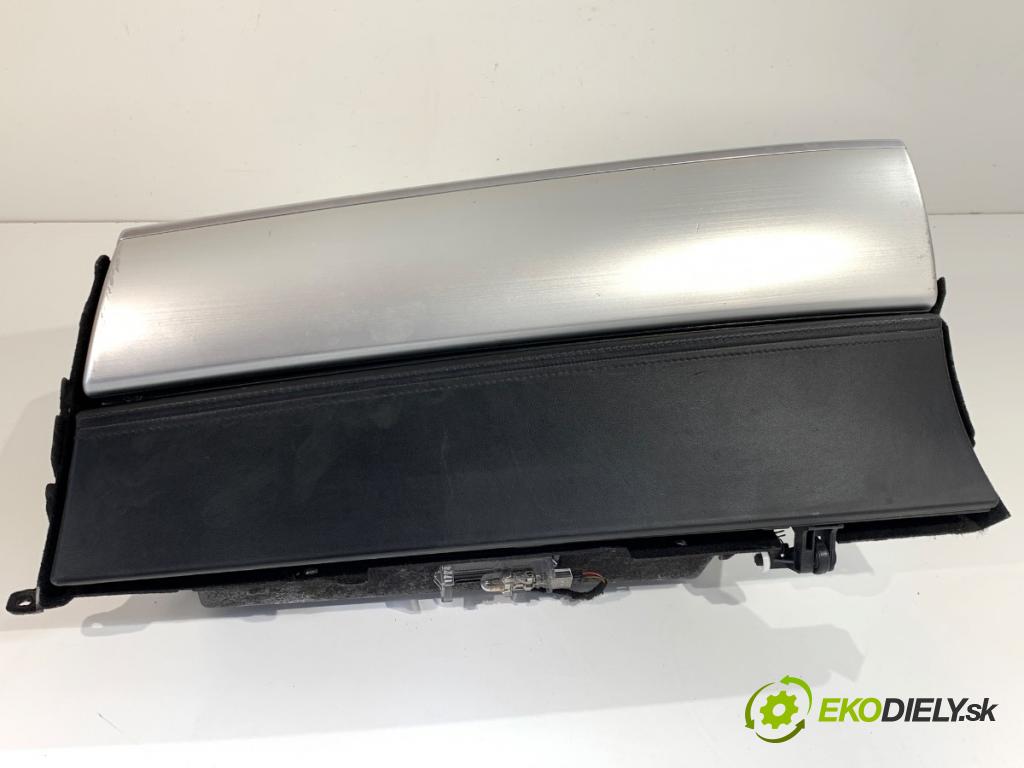 BMW E70 SUV 2011 225 kW xDrive 40 d 2993 Priehradka, kastlík spolujazdca  (Priehradka (kastlík))