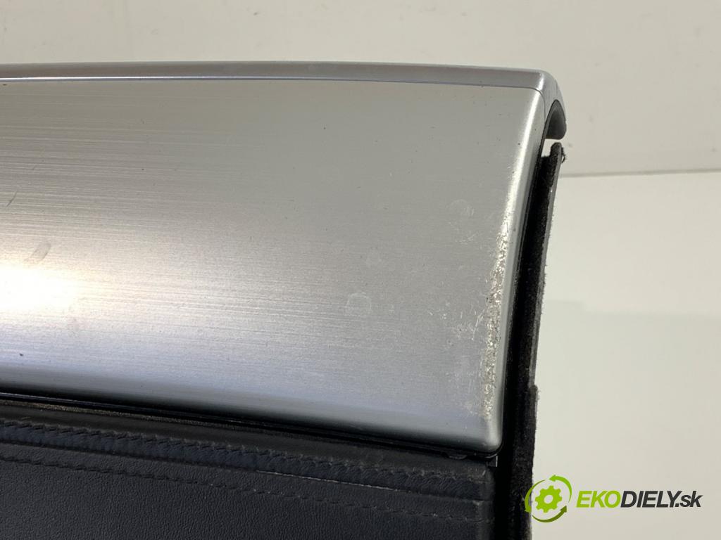 BMW E70 SUV 2011 225 kW xDrive 40 d 2993 přihrádka kastlík spolujezdce  (Přihrádka (kastlík))