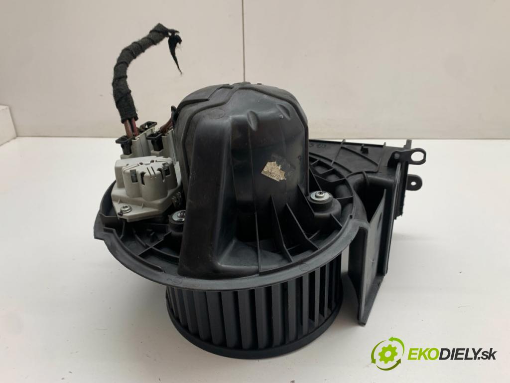 BMW E70 SUV 2011 225 kW xDrive 40 d 2993 ventilátor kúrenia T1001857A