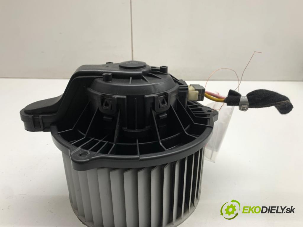 HYUNDAI ELANTRA V sedan 2014 97 kW 1.6 1591 ventilátor kúrenia F00S3B2474