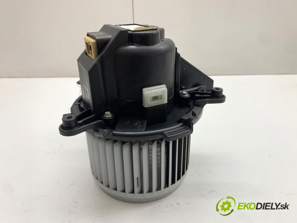 OPEL GRANDLAND SUV 2018 88 kW 1.6 Turbo D (75) 1560 ventilátor kúrenia
