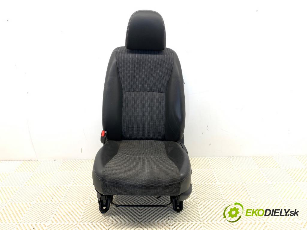 TOYOTA VERSO nadwozie wielkoprzestrzenne (MPV) 2014 108 kW 1.8 (ZGR21_) 1798 sedadlo levý přední část 