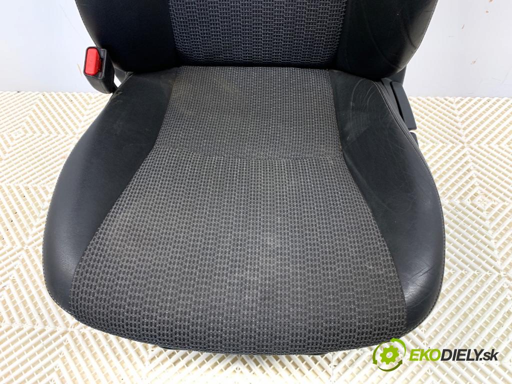 TOYOTA VERSO nadwozie wielkoprzestrzenne (MPV) 2014 108 kW 1.8 (ZGR21_) 1798 sedadlo levý přední část