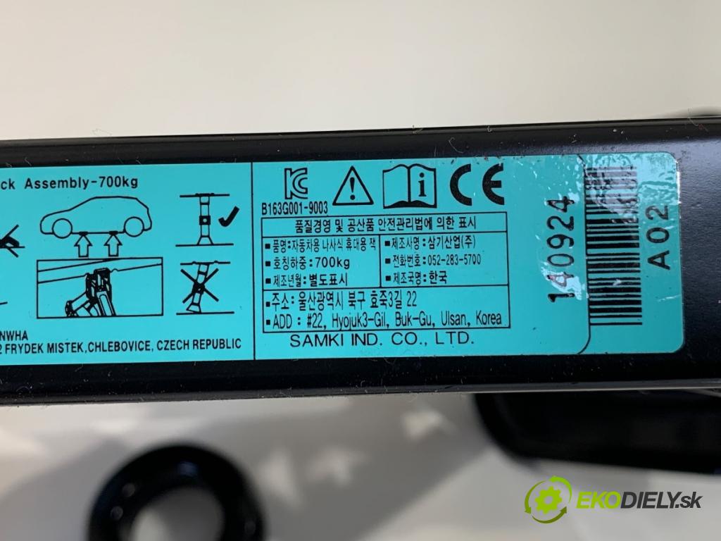 KIA CEED nadwozie zamknięte / kombi 2015 94 kW 1.6 CRDi 1582 Súprava náradia 09149-A2000