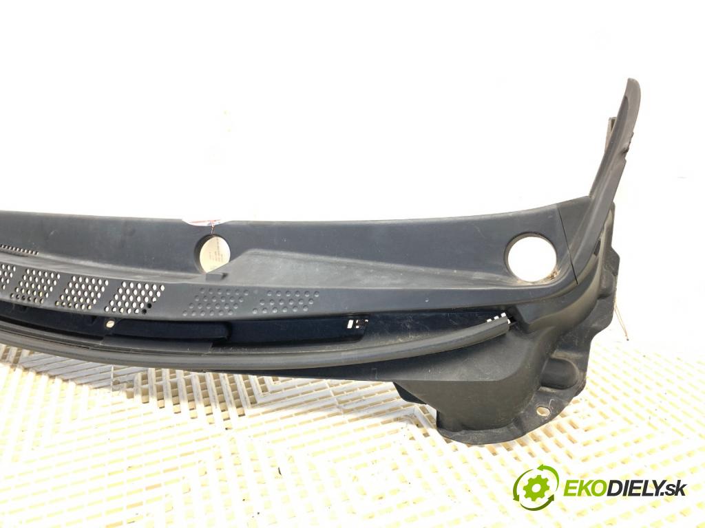 KIA CEED nadwozie zamknięte / kombi 2015 94 kW 1.6 CRDi 1582 Torpédo, plast pod čelné okno 86151-A2000 (Torpédo (plast pod čelným sklom))