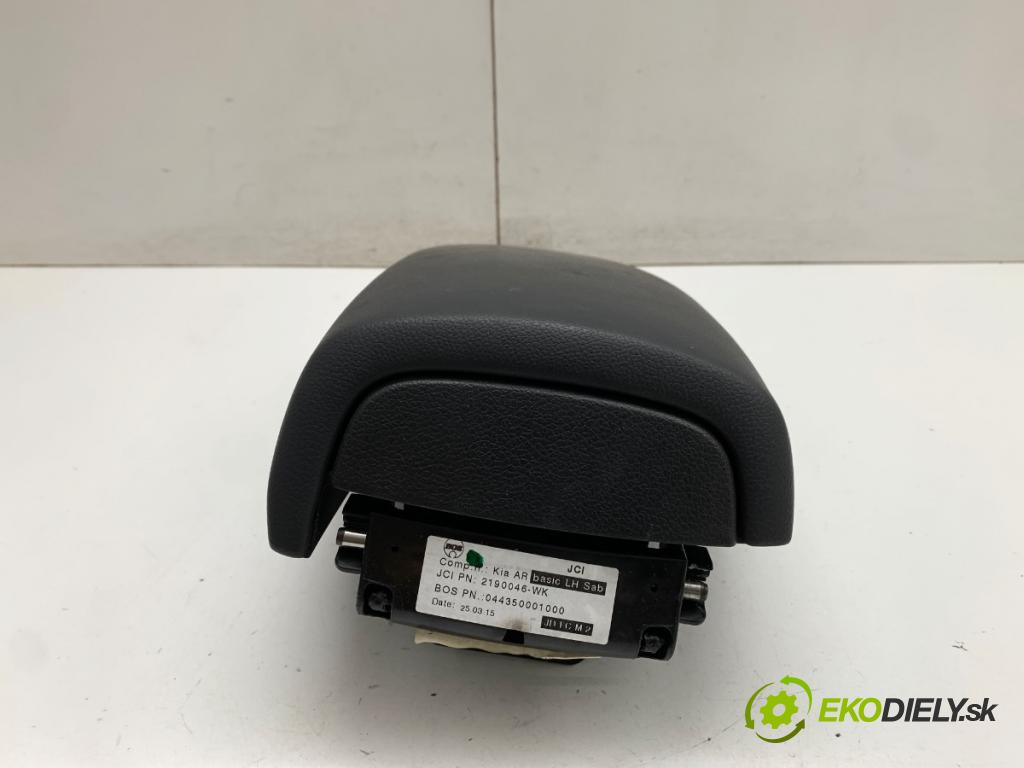 KIA CEED nadwozie zamknięte / kombi 2015 94 kW 1.6 CRDi 1582 loketní opěrka  (Loketní opěrka)