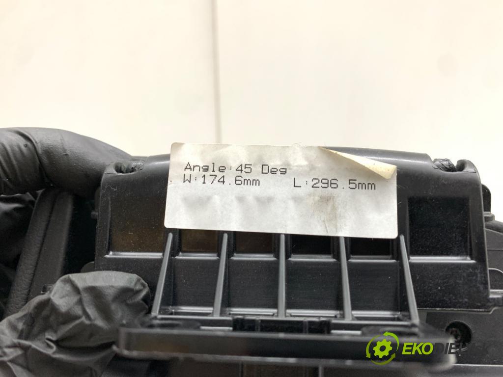 KIA CEED nadwozie zamknięte / kombi 2015 94 kW 1.6 CRDi 1582 loketní opěrka  (Loketní opěrka)