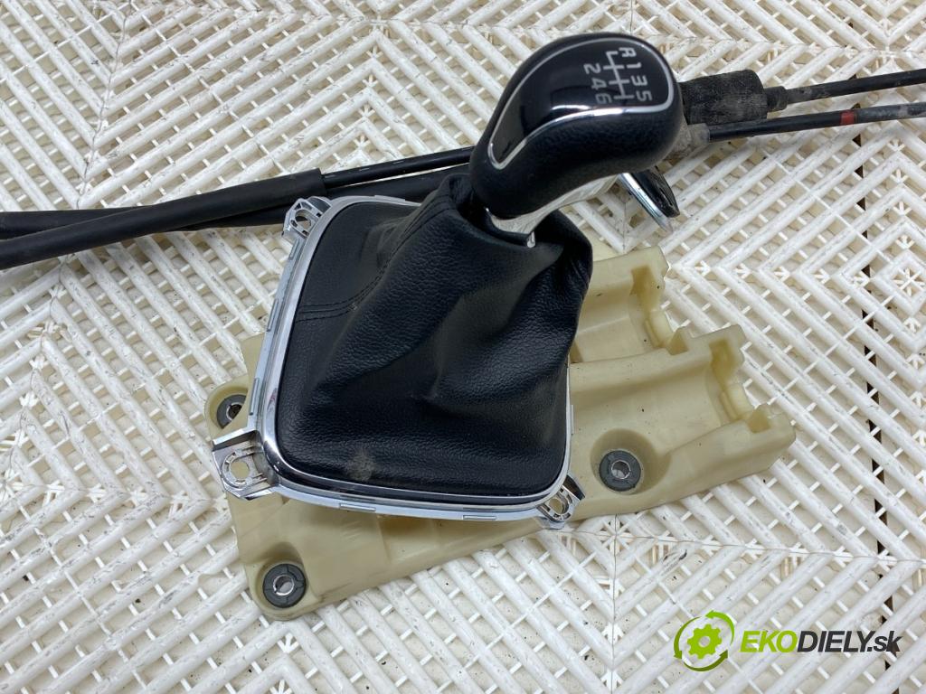 KIA CEED nadwozie zamknięte / kombi 2015 94 kW 1.6 CRDi 1582 Kulisa 43700A2300 (Rýchlostná páka (kulisa))