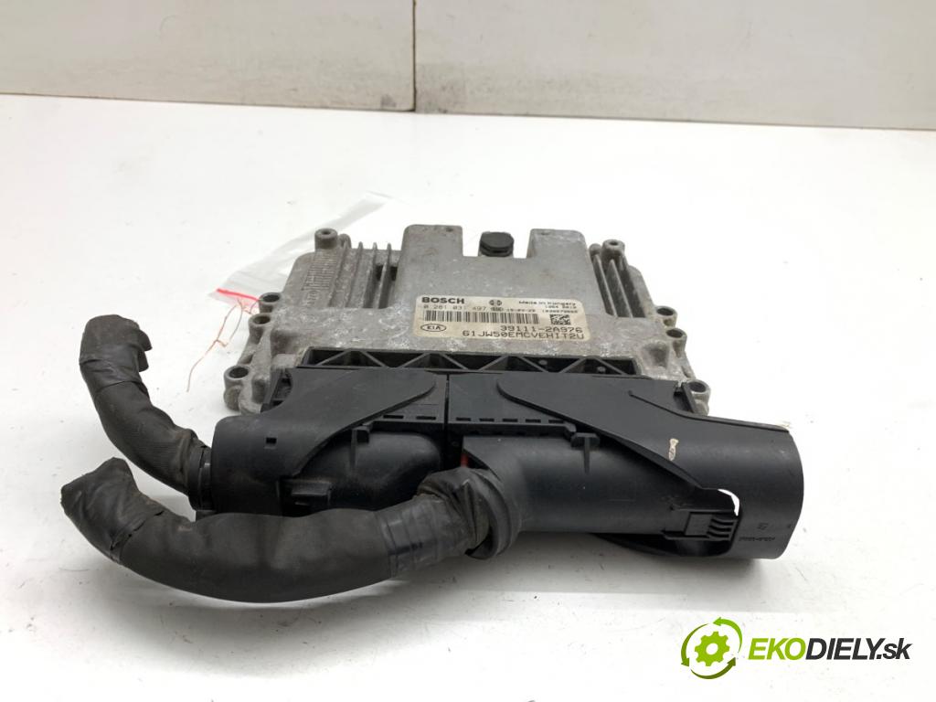 KIA CEED nadwozie zamknięte / kombi 2015 94 kW 1.6 CRDi 1582 řídící jednotka motora 0281031497 (Řídicí jednotka)