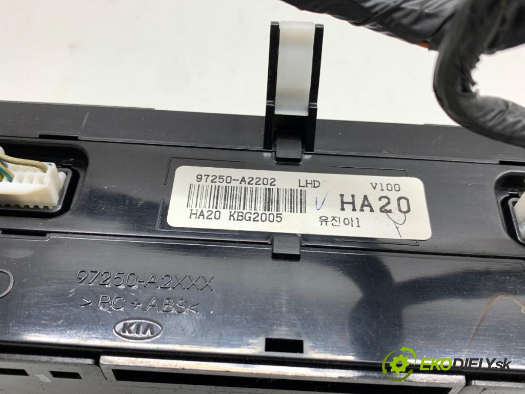 KIA CEED nadwozie zamknięte / kombi 2015 94 kW 1.6 CRDi 1582 Panel ovládaní topení 97250-A2202 (Páčky pod volantem)