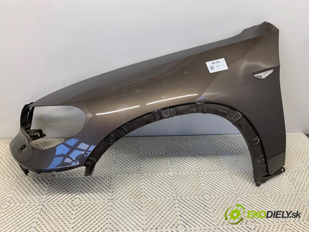 BMW E70 SUV 2011 225 kW xDrive 40 d 2993 Blatník ľavy predný 