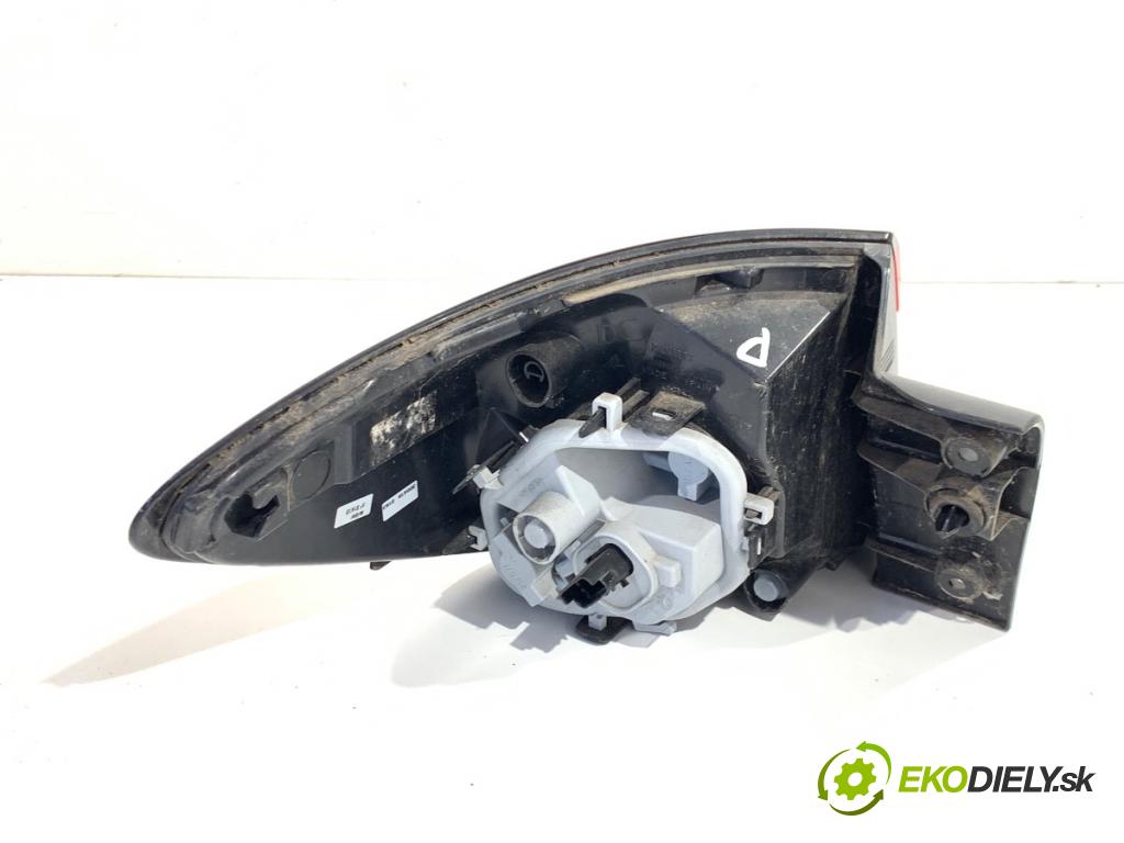 RENAULT CAPTUR I liftback 2016 87 kW 1.2 TCe 120 1197 světlo pravý zadní část 265509762R