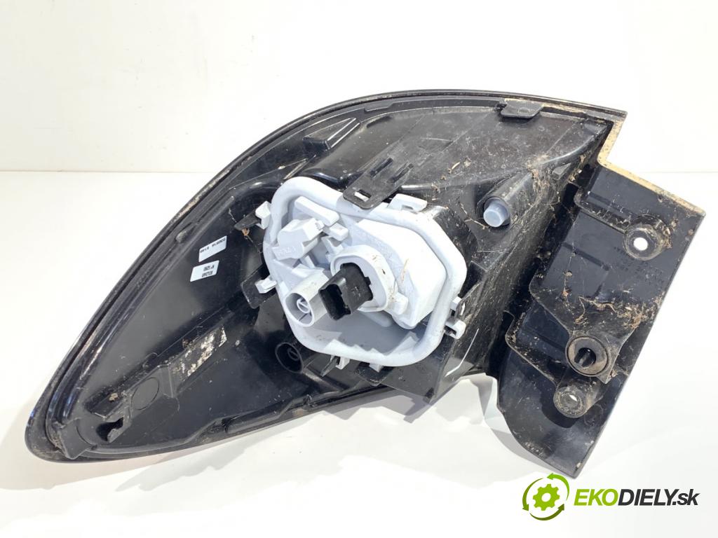 RENAULT CAPTUR I liftback 2016 87 kW 1.2 TCe 120 1197 světlo levý zadní část 265557367R